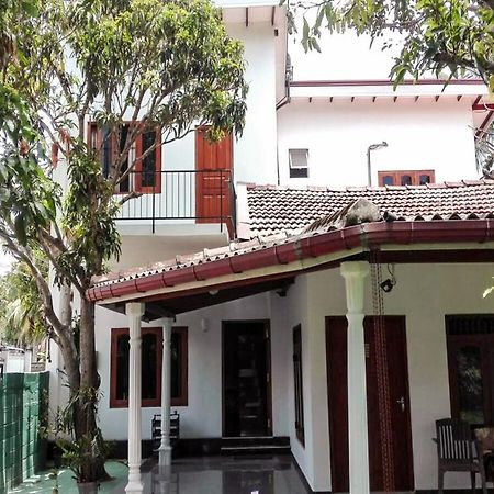 House Of Seya Bed & Breakfast Негомбо Екстериор снимка