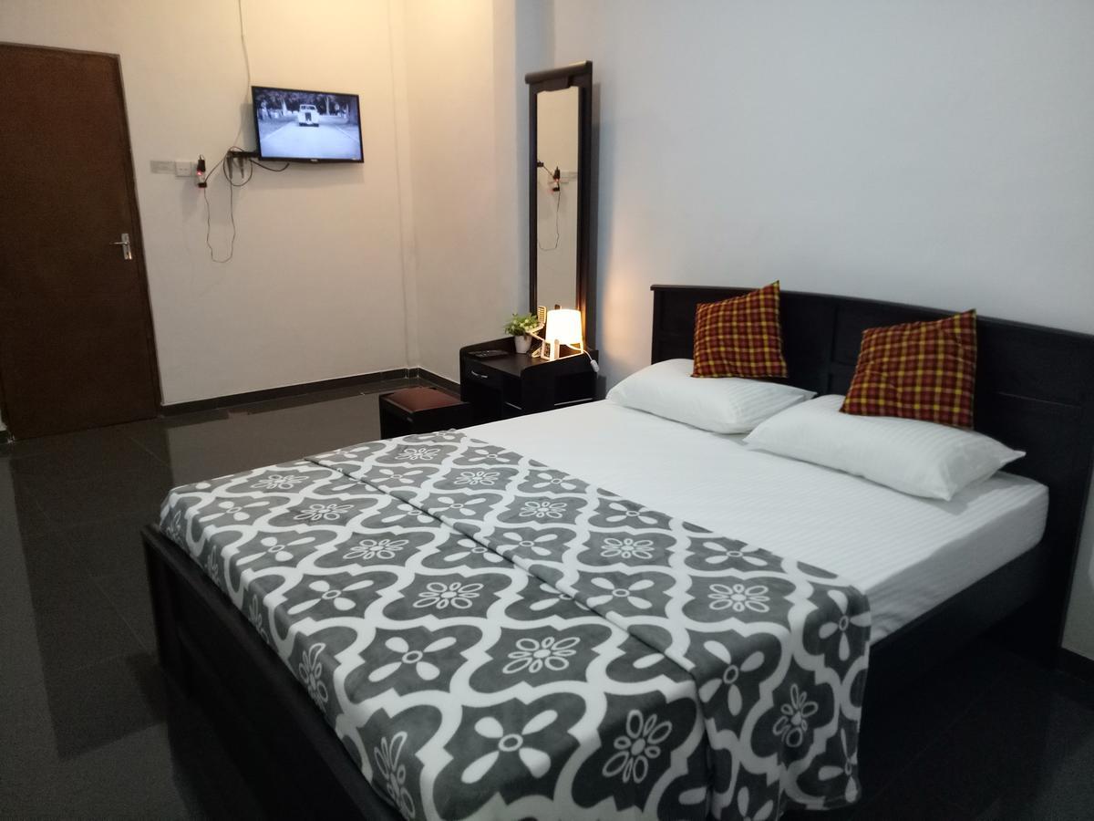House Of Seya Bed & Breakfast Негомбо Екстериор снимка