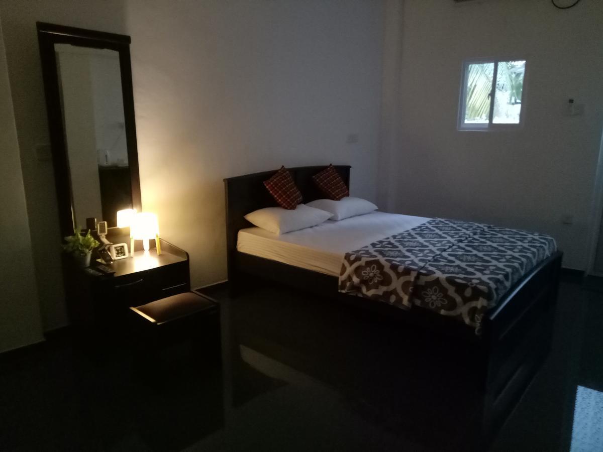 House Of Seya Bed & Breakfast Негомбо Екстериор снимка